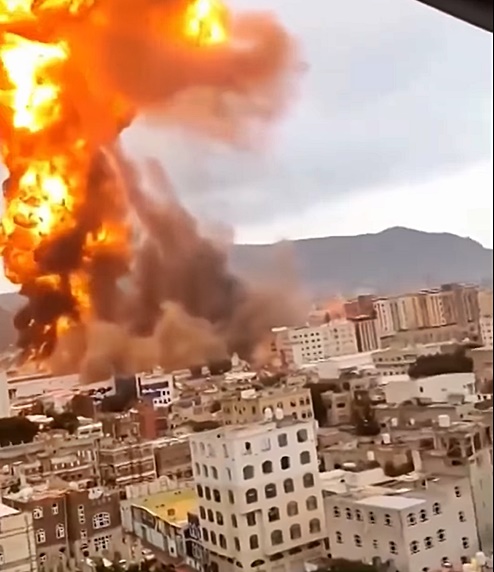 Israel realiza bombardamentos em Sana’a, capital do Iêmen, em resposta a ataque dos houthis